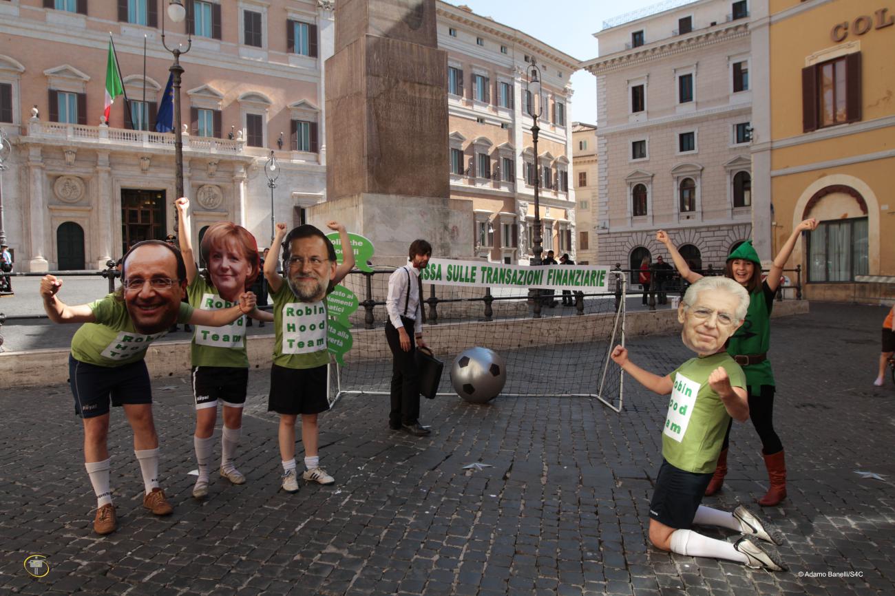 Stunt del 22 giugno 2012 a Roma in occasione del vertice dei leader europei